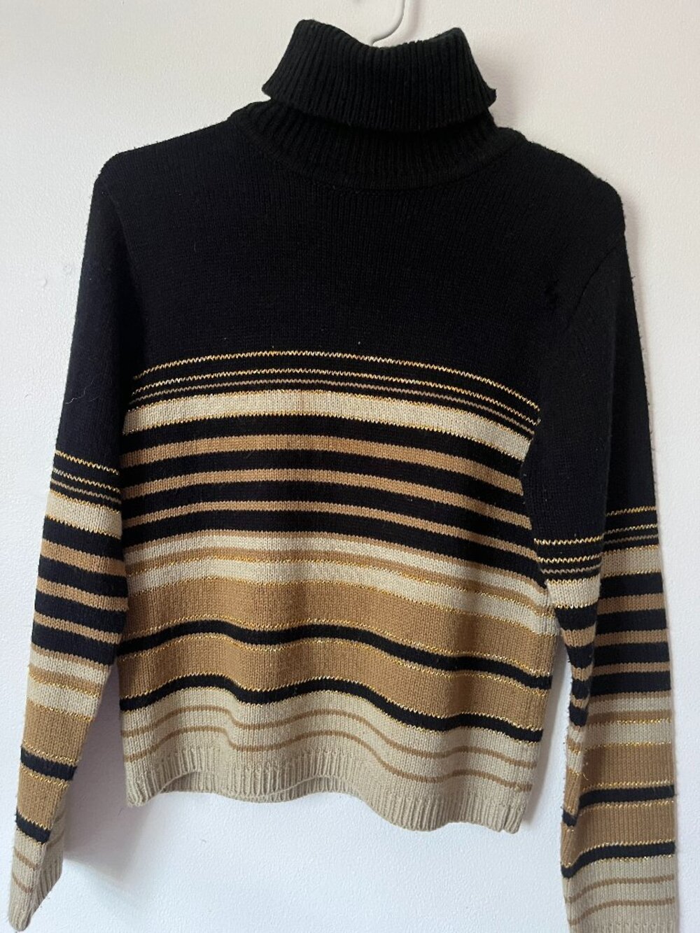 Black  turtleneck sweater  with sparkling gold line from CRANE SPORT for womenS